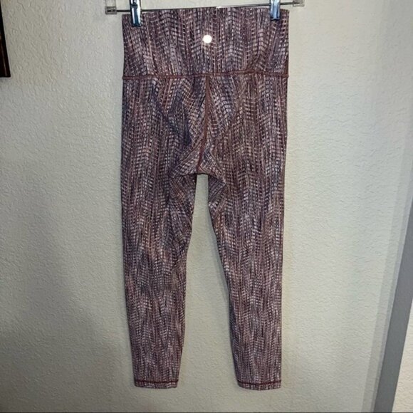 Lululemon Wunder Under High-Rise 7/8 Tight *Full-On Luon 25" Size 6 - Picture 4 of 7